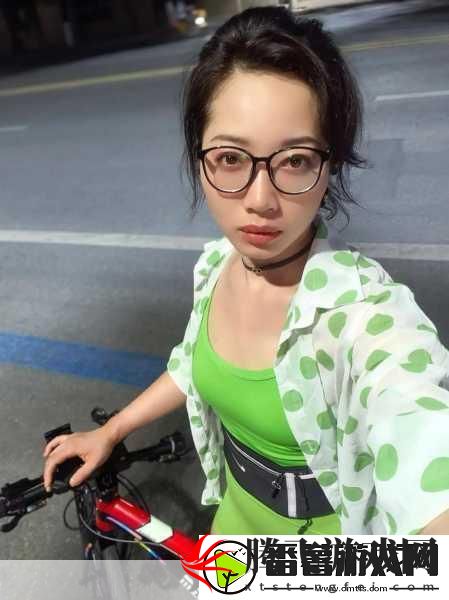 小哭包+1v2+晚风来